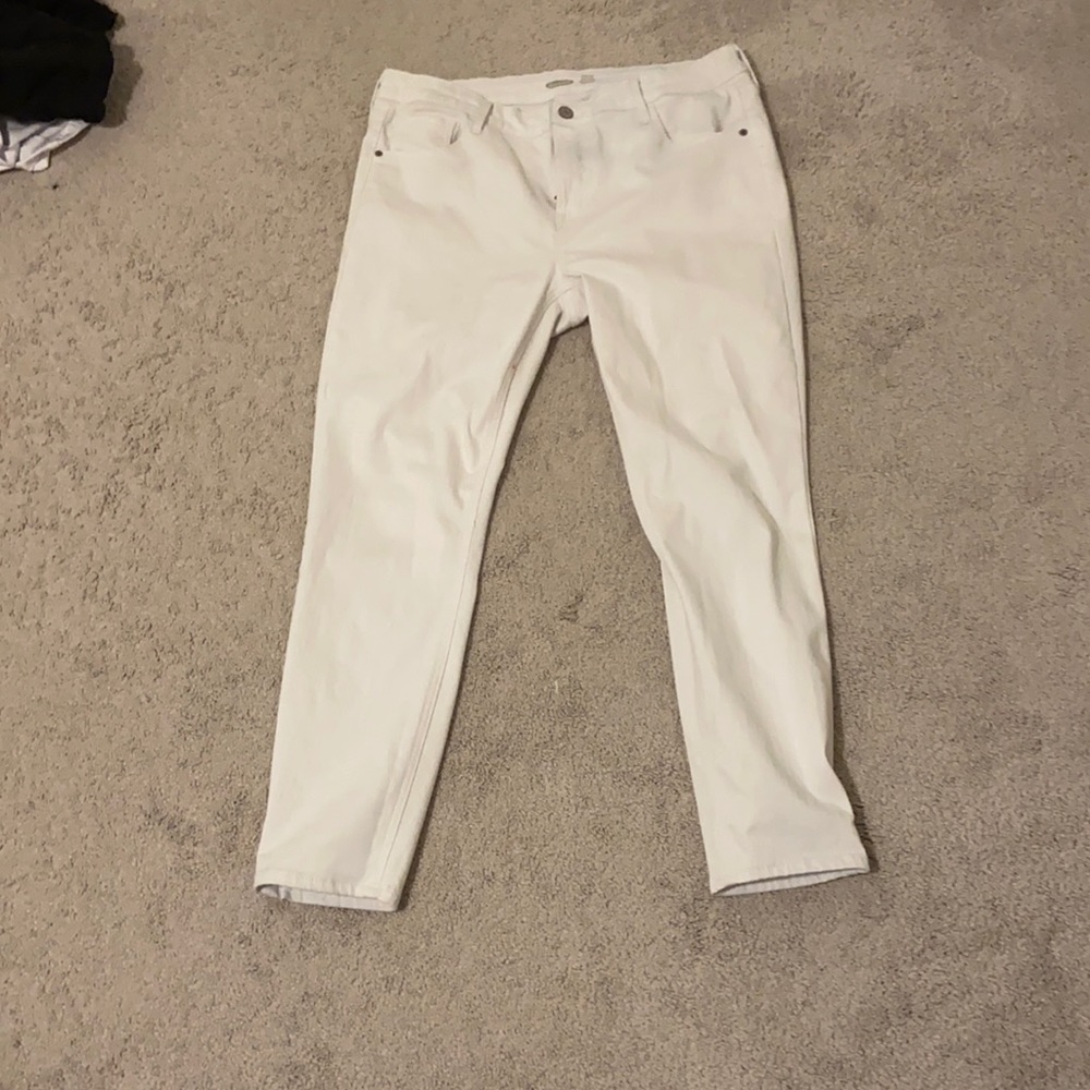 White skinny jeans